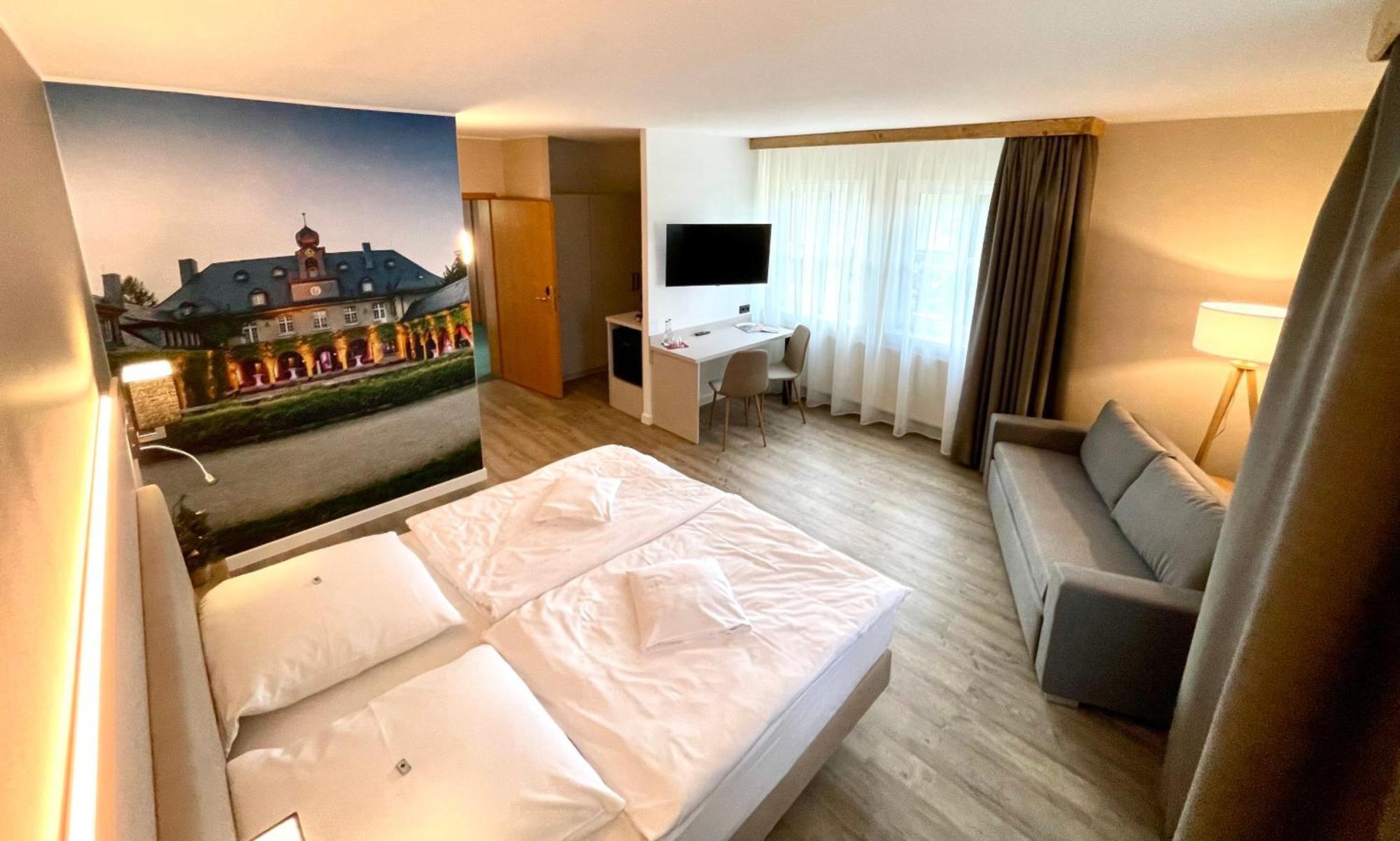 Hotel & Restaurant Bergfried Saalfeld Saale Buitenkant foto
