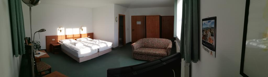 Hotel & Restaurant Bergfried Saalfeld Saale Buitenkant foto