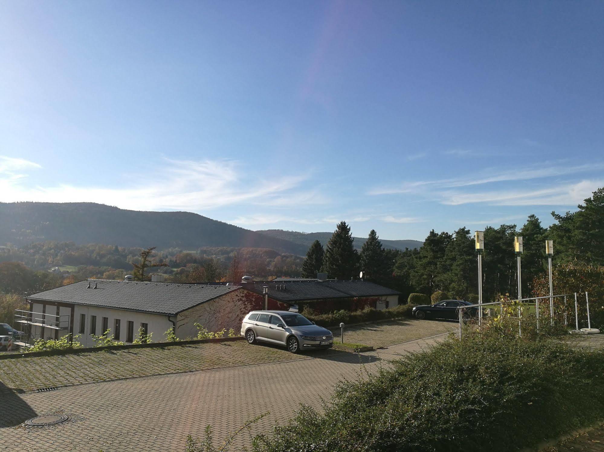 Hotel & Restaurant Bergfried Saalfeld Saale Buitenkant foto