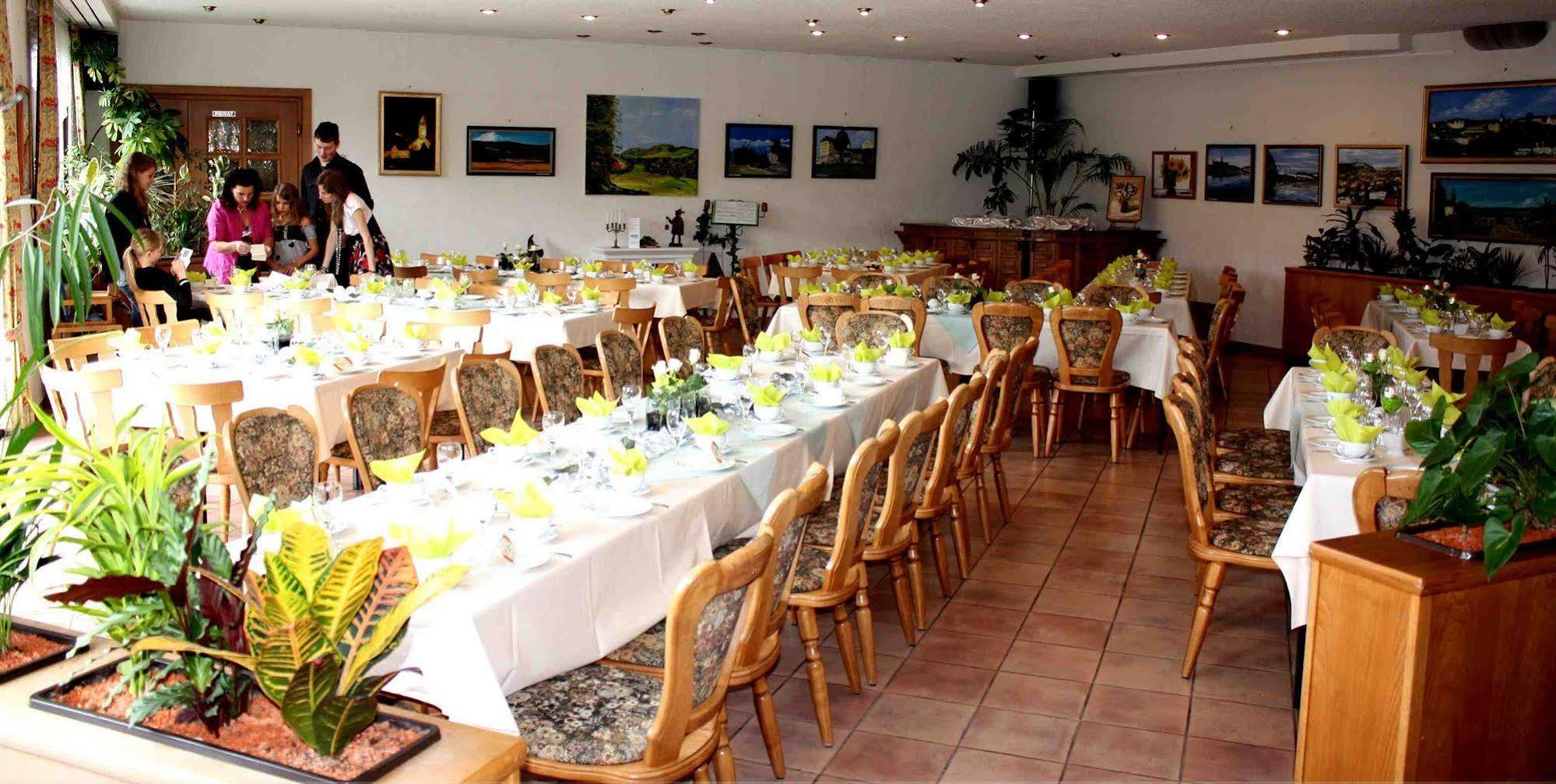 Hotel & Restaurant Bergfried Saalfeld Saale Buitenkant foto