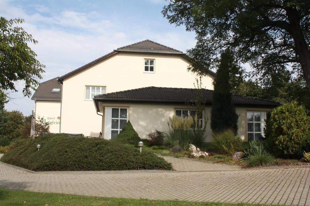Hotel & Restaurant Bergfried Saalfeld Saale Buitenkant foto